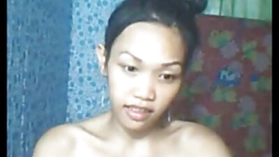 ಚಿಕ್ಕ ಹದಿಹರೆಯದ ಹುಡುಗಿ ತನ್ನ ಕತ್ತೆಯಲ್ಲಿ ದಪ್ಪ ಪೆಕ್ಕರ್ ಪಡೆಯುತ್ತಾಳೆ