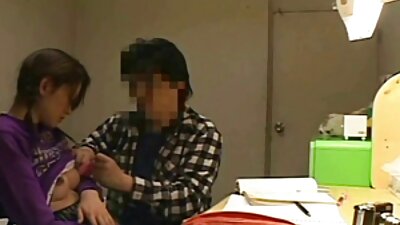 ಈ ಲೆಸ್ಬೊ ದೃಶ್ಯದಲ್ಲಿ ರೆಡ್ ಹೆಡ್ ಬಿಚ್ ವರ್ಸಸ್ ಸುಂದರ ಕಪ್ಪು ಕೂದಲಿನ ಜೇನುತುಪ್ಪ