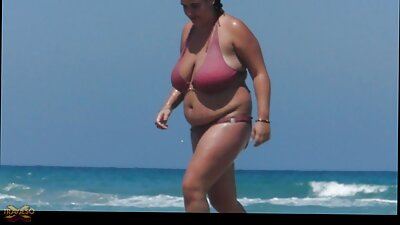 ಲೆಸ್ಬಿಯನ್ ಮೋಡಿಮಾಡುವವನು ಮಲತಾಯಿಗೆ ಪುಸಿಯಲ್ಲಿ ಸ್ಟ್ರಾಪೋನ್‌ನೊಂದಿಗೆ ಶಿಕ್ಷಣ ನೀಡುತ್ತಾನೆ