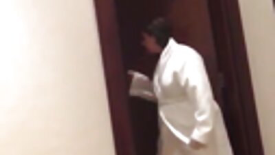 ದೊಡ್ಡ ನೈಸರ್ಗಿಕ ಚೇಕಡಿ ಹಕ್ಕನ್ನು ಹೊಂದಿರುವ ಹೊಂಬಣ್ಣವು ಅವಳ ಪುಸಿ ಕಮ್‌ಶಾಟ್ ಅನ್ನು ಪಡೆಯುತ್ತಿದೆ