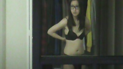 ಒಂದು ದೊಡ್ಡ ವ್ಯಕ್ತಿ ಬಾತ್ರೂಮ್ನಲ್ಲಿ ಸಿಹಿ ಹದಿಹರೆಯದ ಸ್ಲಟ್ ಅನ್ನು ಫಕ್ ಮಾಡುತ್ತಾನೆ