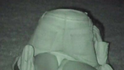 ಅದ್ಭುತ ಕೂದಲು ಹೊಂದಿರುವ ಅದ್ಭುತ ಹುಡುಗಿ ದೊಡ್ಡ ಹುಂಜದೊಂದಿಗೆ ಮೋಜು ಮಾಡುತ್ತಿದ್ದಾಳೆ